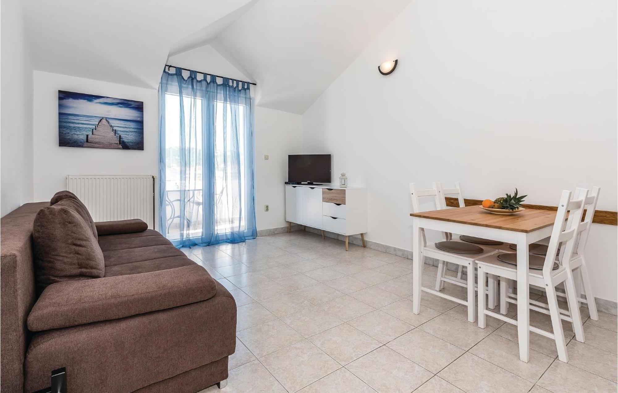 Awesome Apartment In Jezera With Kitchen Dış mekan fotoğraf