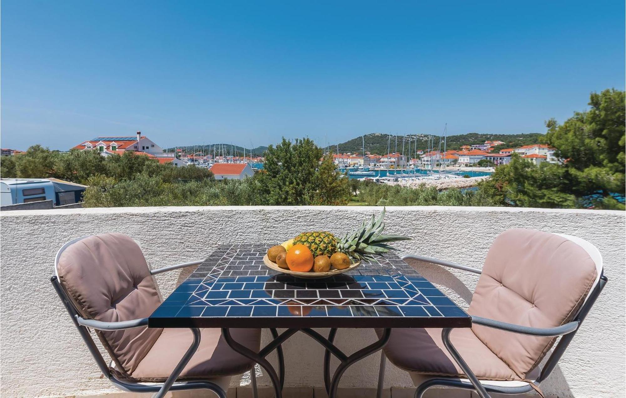 Awesome Apartment In Jezera With Kitchen Dış mekan fotoğraf